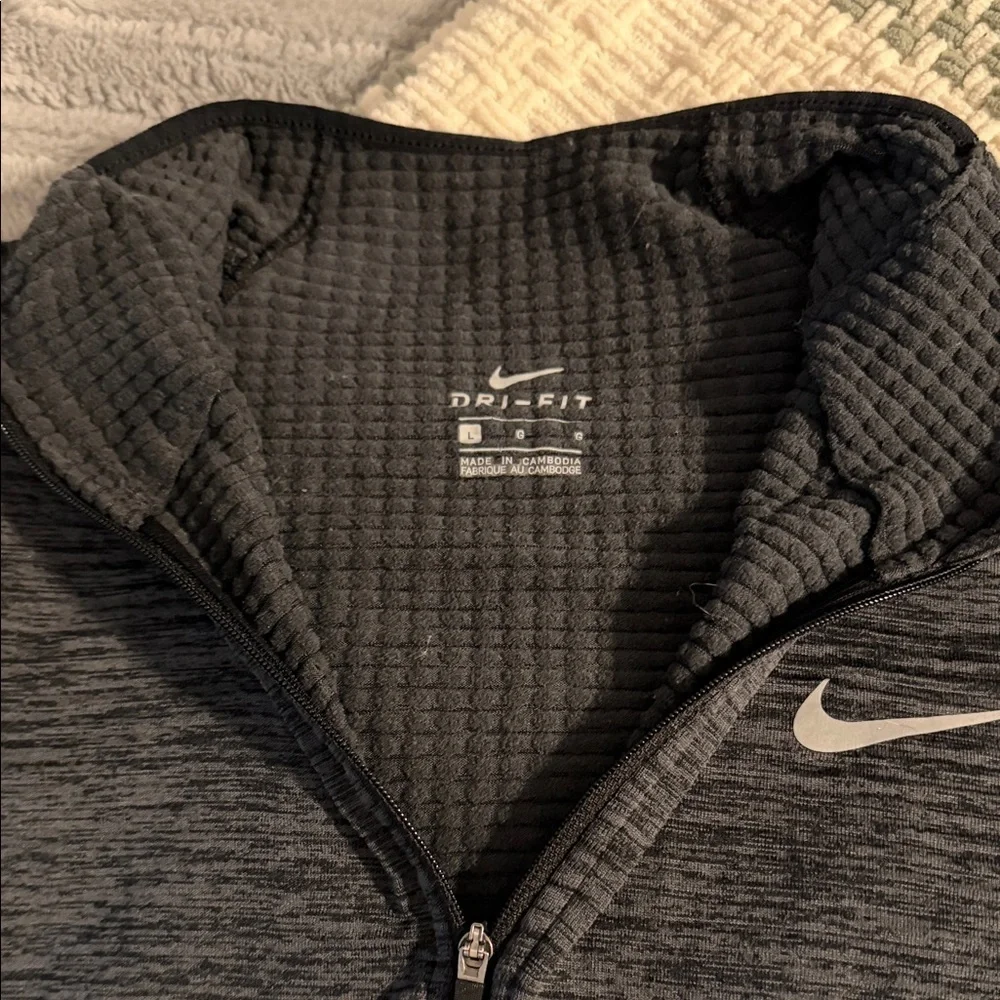 Women’s Nike gray quarter zip pullover